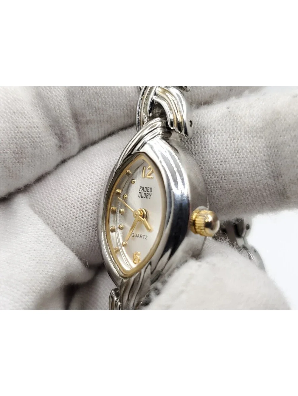 Faded Glory Quartz Women Watch New Battery Silver Tone Oval 18mm